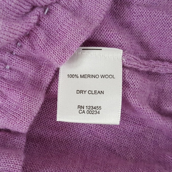 Lord & Taylor, V-Neck Extra Fine Merino Sweater, L - Picture 5 of 7